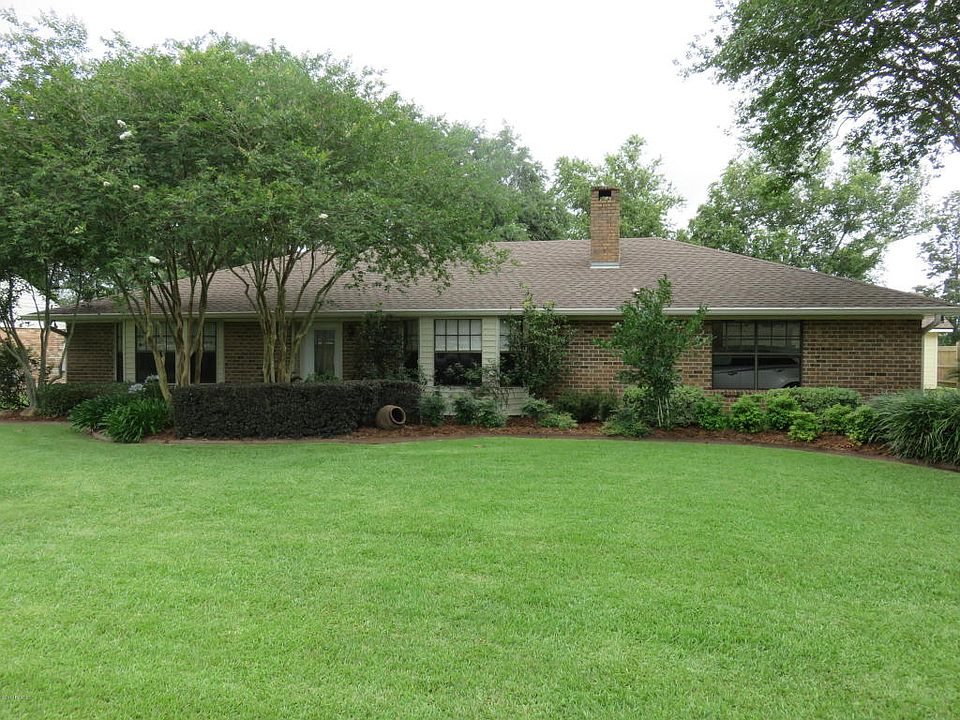 1st image of 318 Saint Pierre Blvd