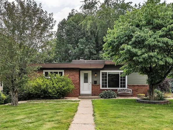 22 Winslow Dr, Pittsburgh, PA 15229