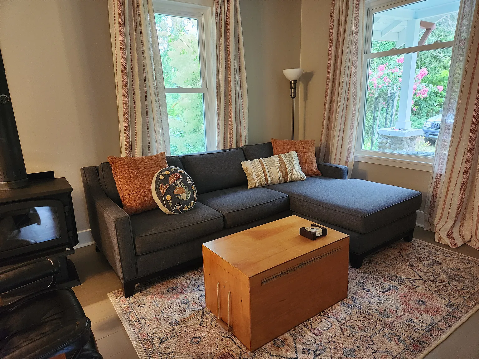 2 bed, 990 sqft, $2,900 — Photo 4