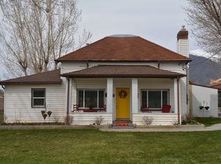 1438 73rd St, Windsor Heights, IA 50324