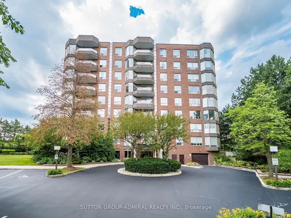 1901 Pilgrims Way #604, Oakville, ON L6M 2W9