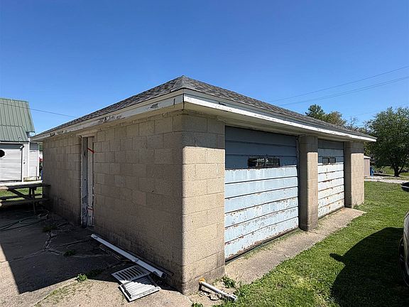 4th image of 8006 E Main St