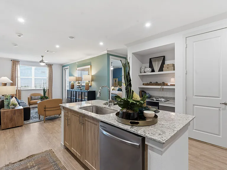 The Westlyn — Photo 2