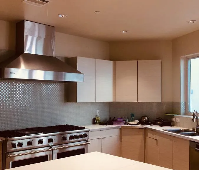 611 Gayley Ave — Photo 2