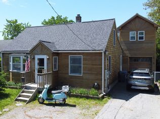 10 Beacon Ter, Middletown, RI 02842