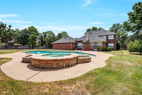 306 Canyon Lake Dr Photo 1