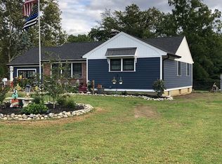 172 Hamiltonian Dr, Red Bank, NJ 07701