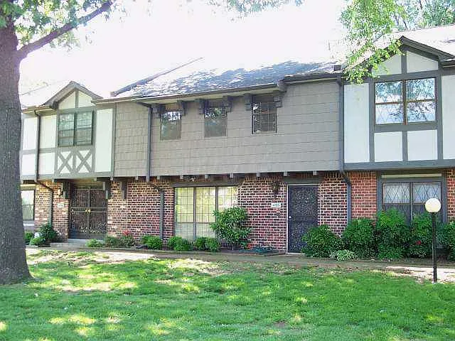 4786 Rustling Oaks Dr