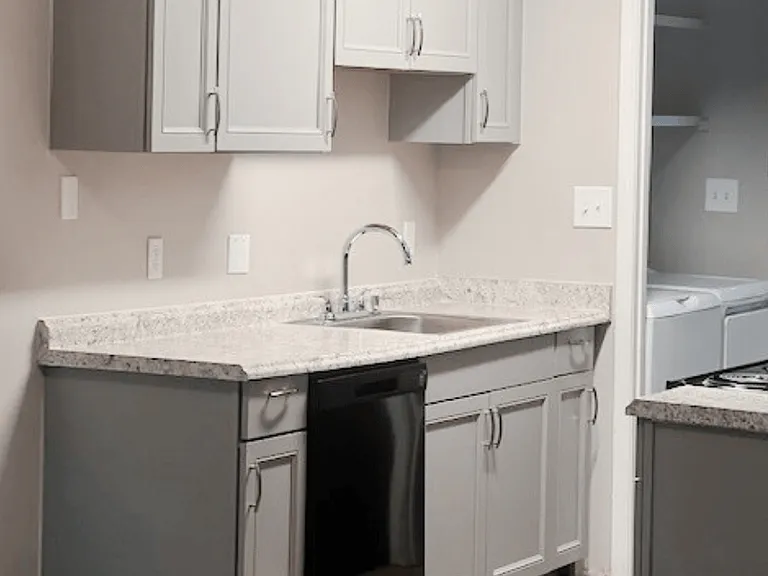 Town Square Apartments — Photo 8
