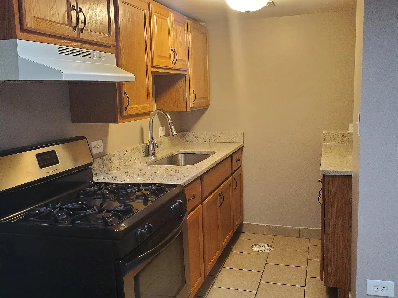 3 bed, $1,550 — Photo 2