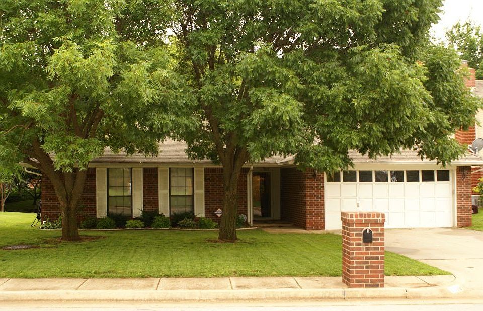 1st image of 1728 Green Leaf Ln