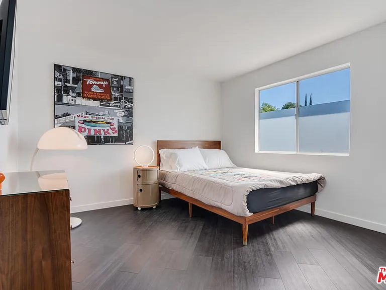 22705 Crespi St — Photo 29