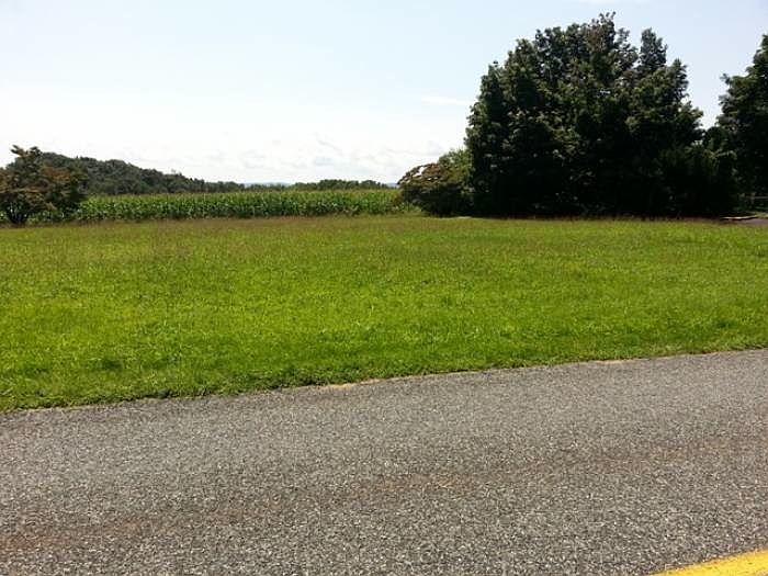 2nd image of 336 Arrowhead Ln
