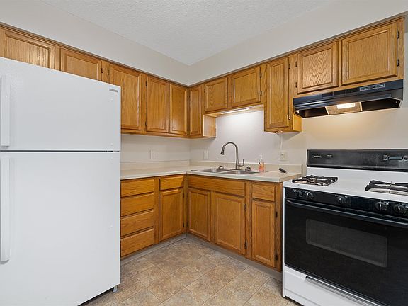 3rd image of 783 Kirkwood Ct