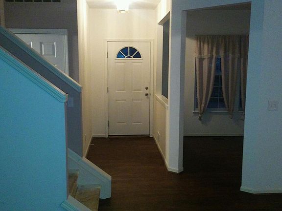 3rd image of 867 Canyon Creek Dr