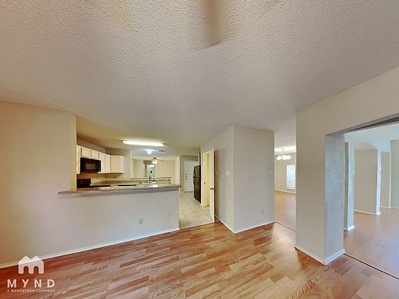 4th image of 3205 Meadowview Dr