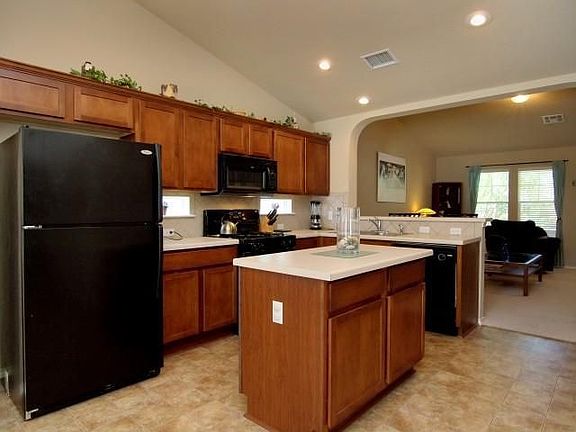 3rd image of 207 N Lynnwood Trl