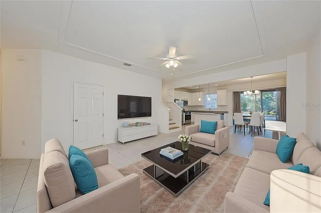 3 bed, 2.5 bath, 1617 sqft, $2,400 — Photo 3