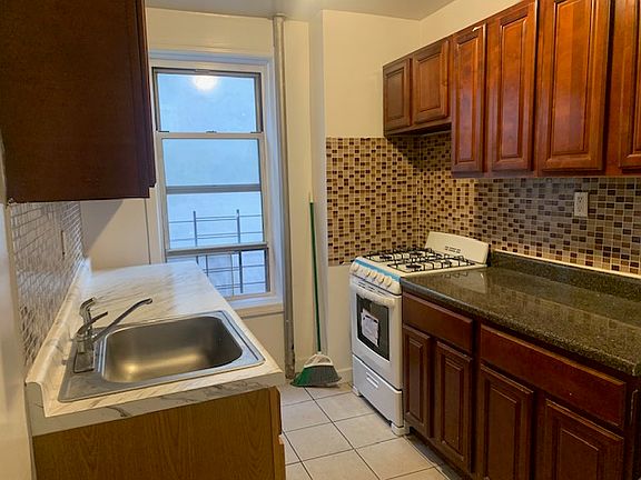 5th image of 203 W 144th St APT 20