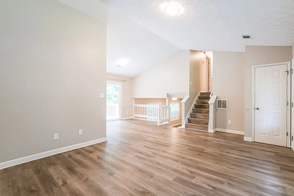3 bed, 2.5 bath, 1464 sqft, $1,930 — Photo 4