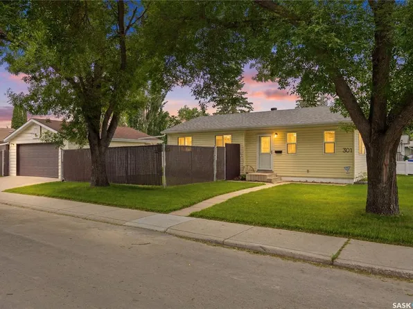 301 Fisher CRESCENT, Saskatoon, SK S7L 5E1