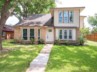 510 Country View Ln, Garland, TX 75043