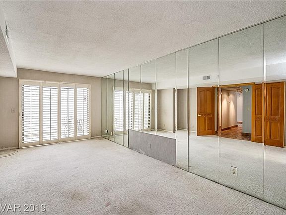 5th image of 2512 Laconia Ave
