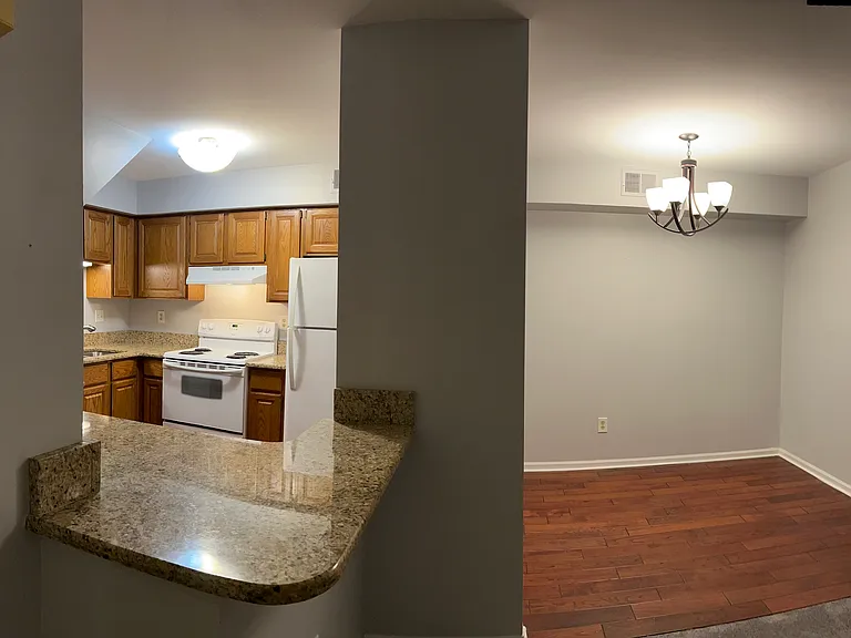 212 Pinewood Dr — Photo 10