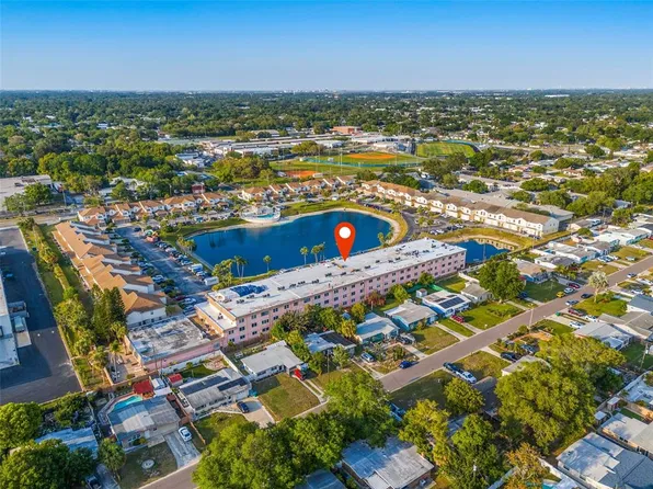 6400 46th Ave N APT 317, Kenneth City, FL 33709