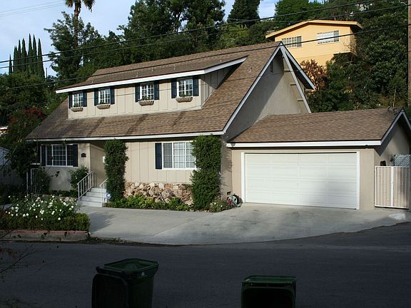 3rd image of 3930 Ventura Canyon Ave