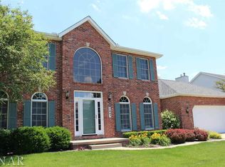 2807 Blarney Stone Ln, Bloomington, IL 61704