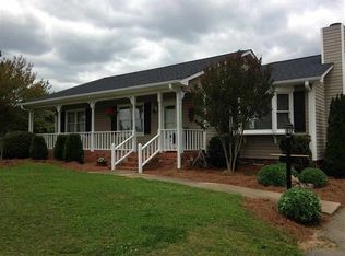 129 Evergreen St, Boiling Springs, SC 29316