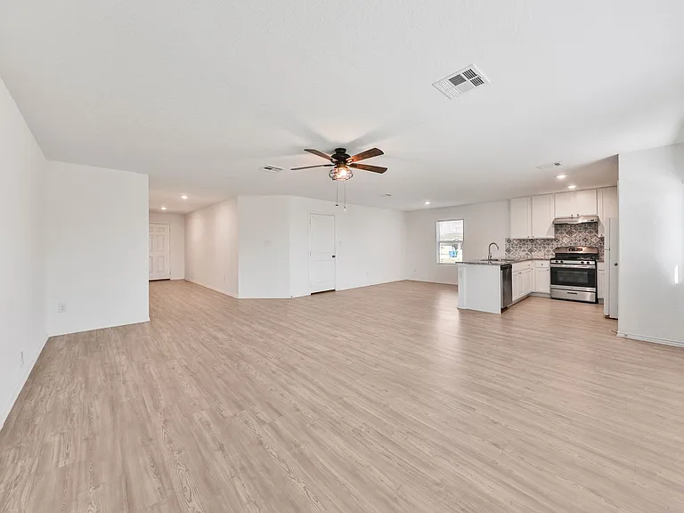 10626 McClintock Dr — Photo 9