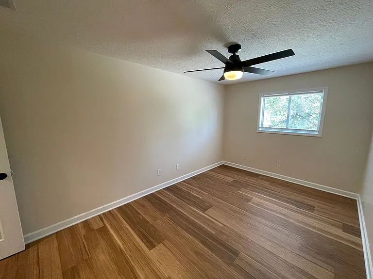 165 E. 11th Ave. MG — Photo 16