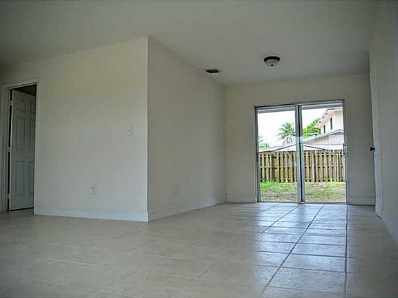 4th image of 3741 NW 207th St