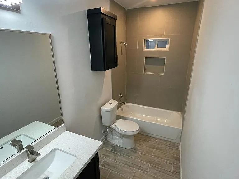 6807 N 59th St #1 — Photo 28