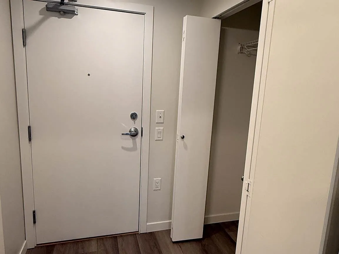 1 bed, 617 sqft, $2,605 — Photo 3