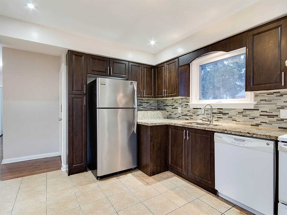 2nd image of 29 Bonny Lynn Ct