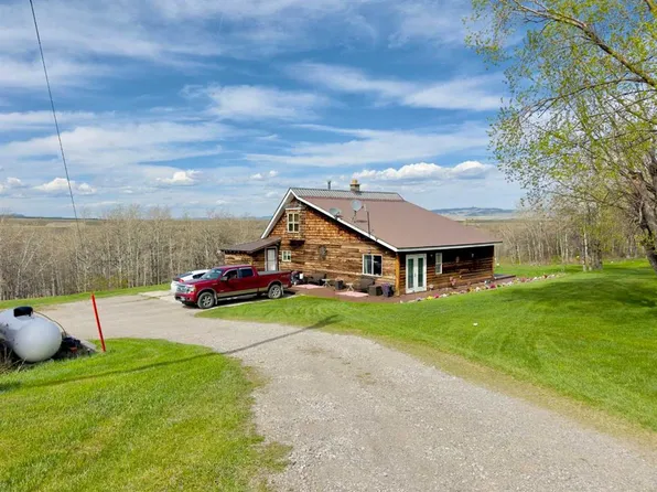 2127 W Township Rd #7, Lundbreck, AB T0K 1H0