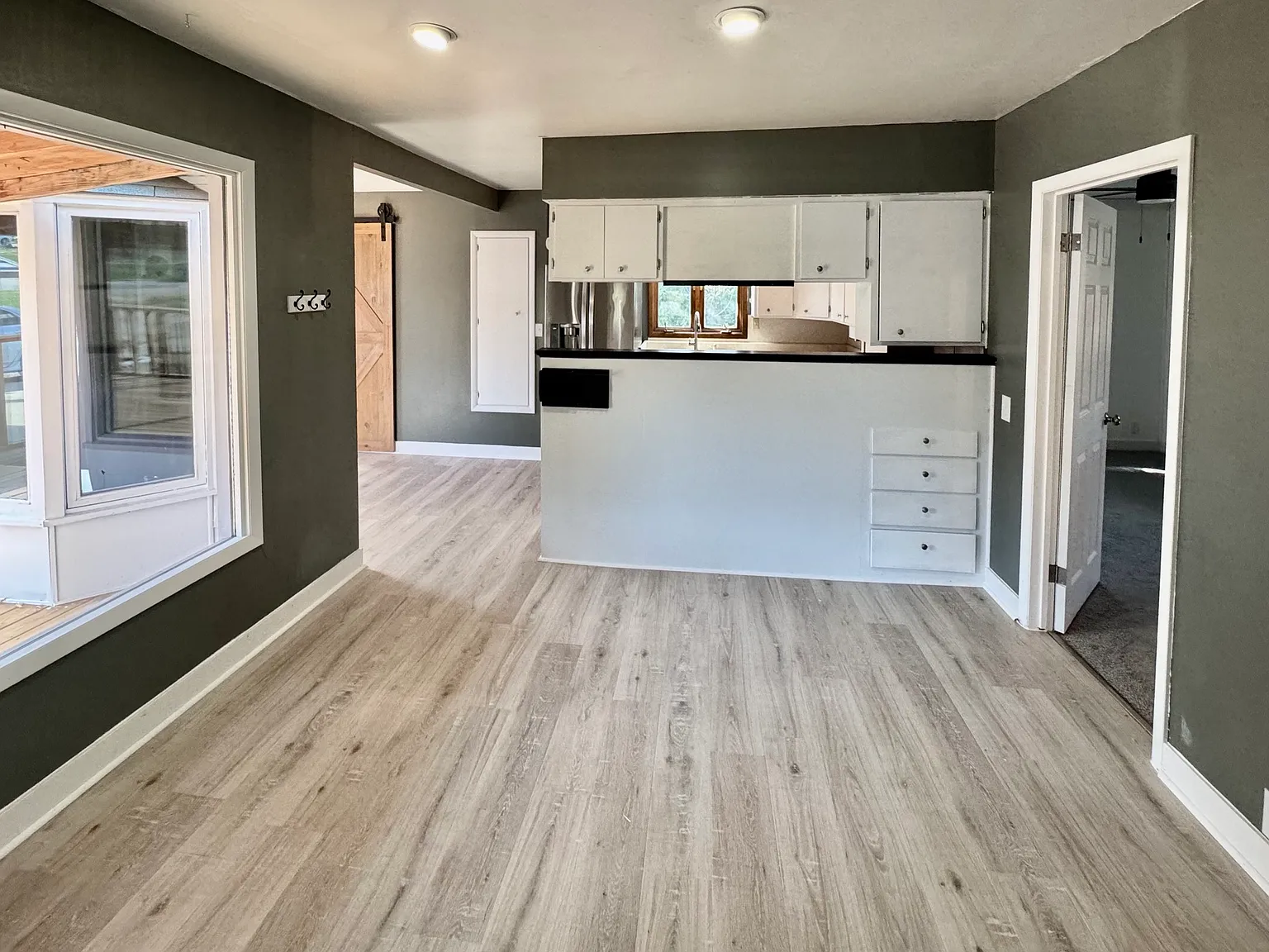 2 bed, 1116 sqft, $1,600 — Photo 2