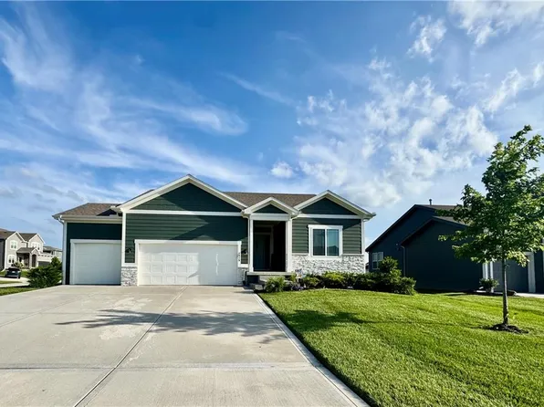 1515 SW Arbor Valley Dr, Lees Summit, MO 64082
