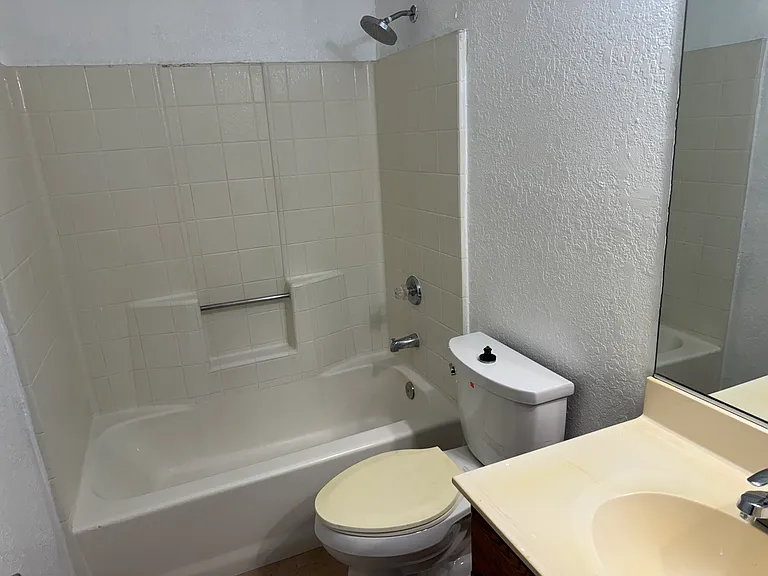 13901 Caliente Dr #A — Photo 7