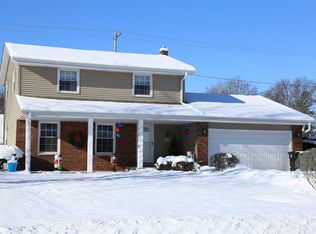 W147N7839 N Point Dr, Menomonee Falls, WI 53051