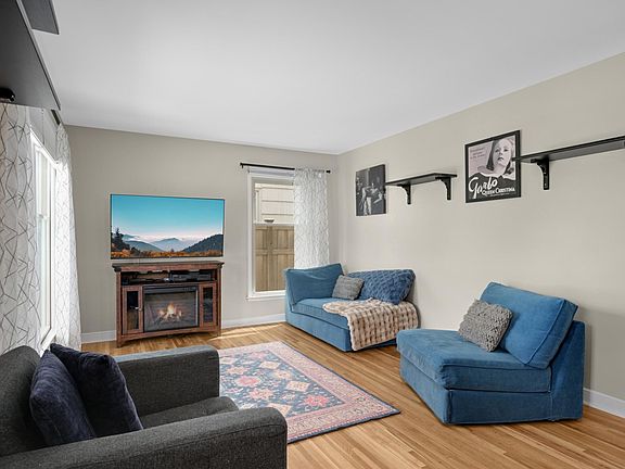 5th image of 5636 Irving Ave S