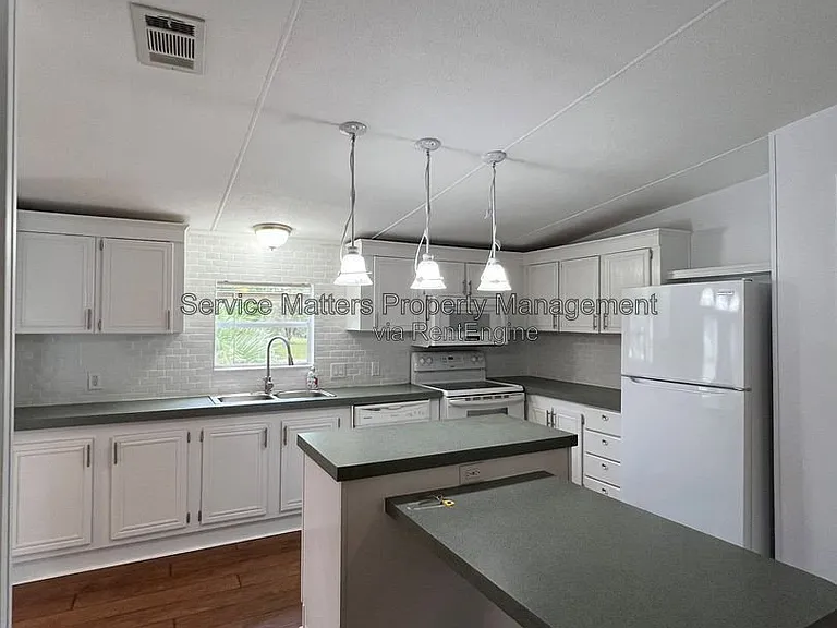 8006 Malone Rd — Photo 9
