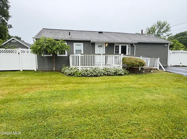 86 Jones Drive, Schenectady, NY 12309