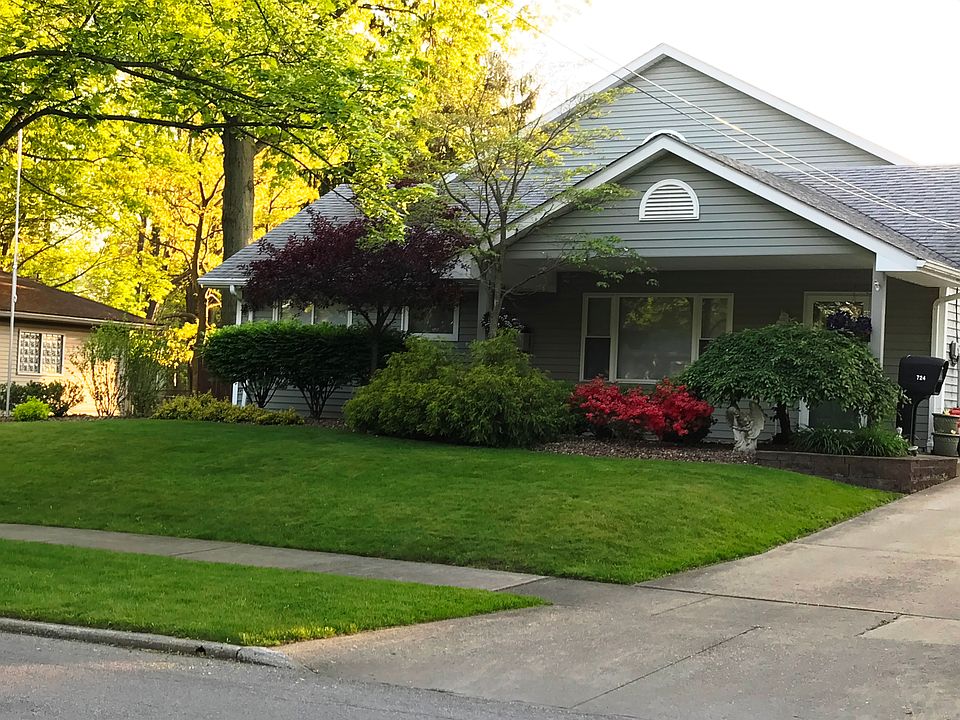 1st image of 724 Iowa Ave