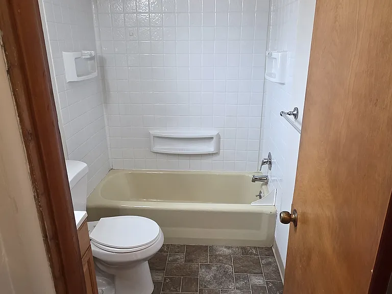 1110 Monroeville Ave #3 — Photo 9