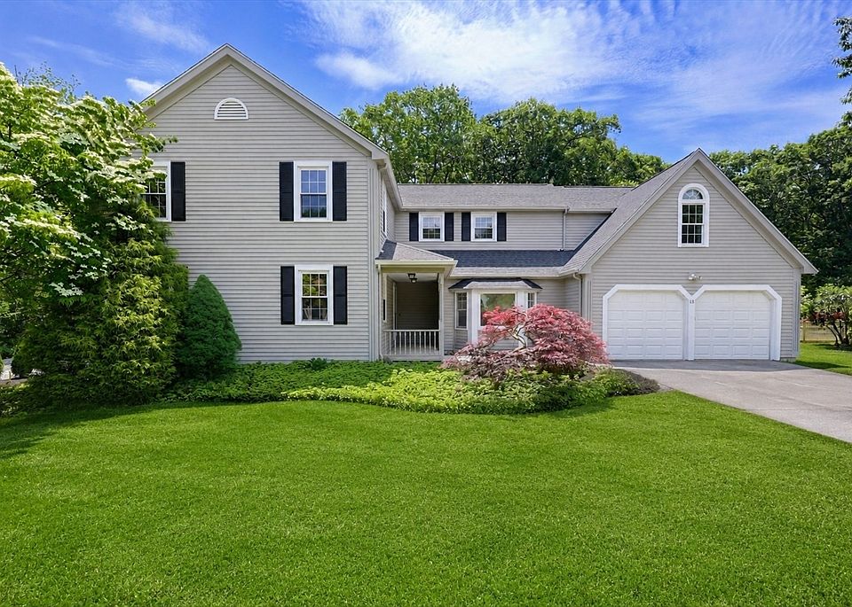 1st image of 13 Fairway Ln