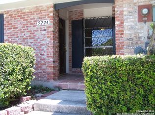 5224 E Rolling Ridge Dr, San Antonio, TX 78228